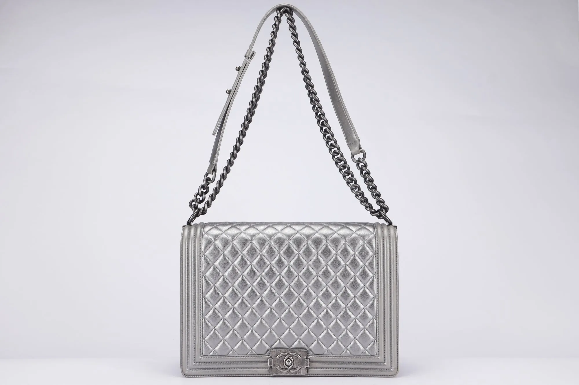 Chanel Le Boy 30cm (1973xxxx) Large Size, Metallic Silver Lambskin Ruthenium Chain, with Card, no Dust Cover