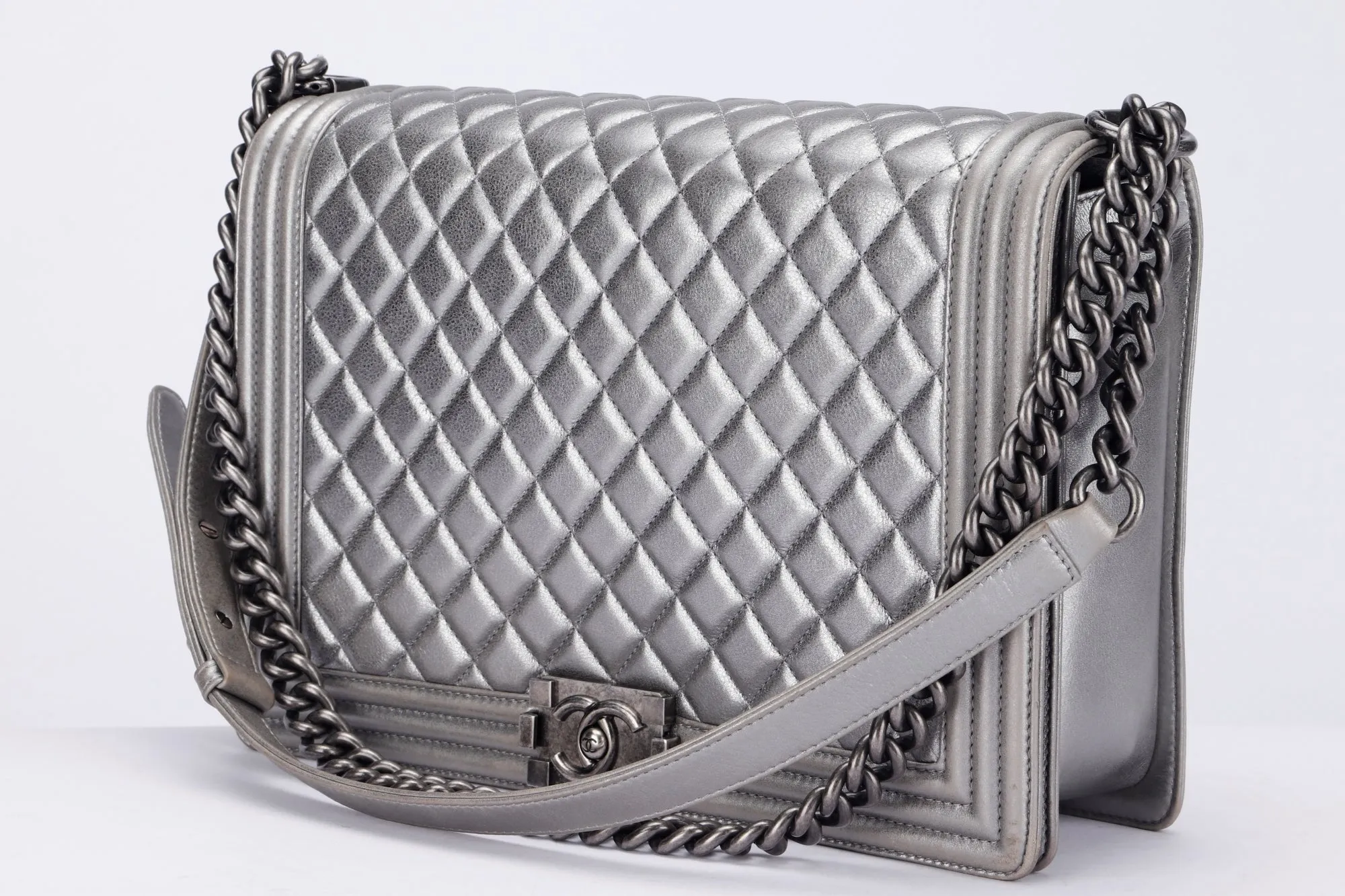 Chanel Le Boy 30cm (1973xxxx) Large Size, Metallic Silver Lambskin Ruthenium Chain, with Card, no Dust Cover